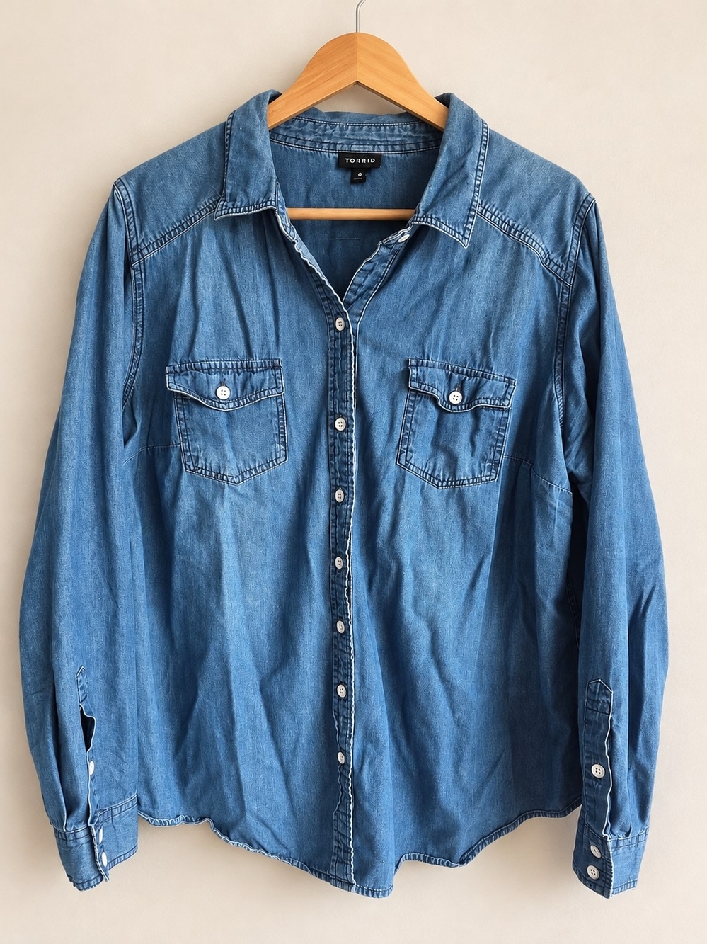 Torrid Size 0 Chambray Denim Button Down Shirt Blue Long Sleeve Western